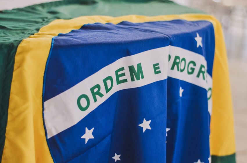  Deus no discurso político brasileiro: “DEUS ACIMA DE TODOS”
